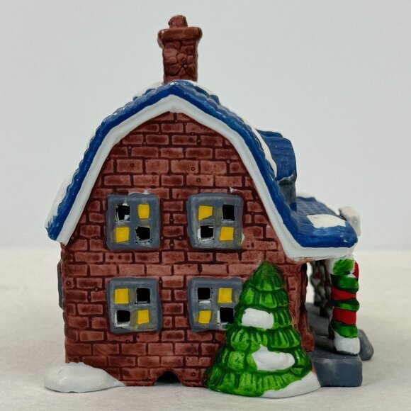 Vtg Lotus Ceramic Holiday Village Miniature Shop Snowy Roof Festive Christmas 4" - Picture 4 of 9